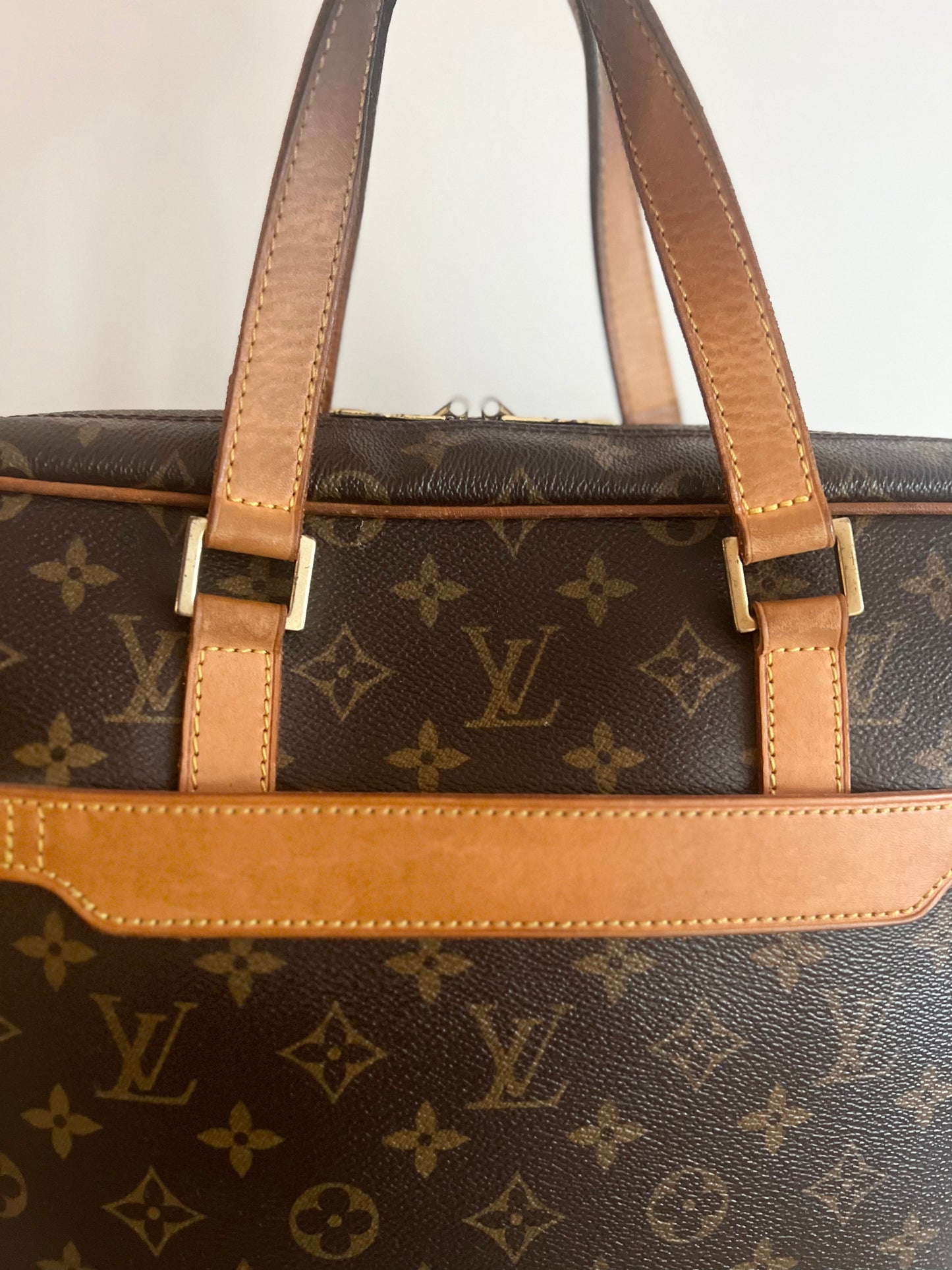 Louis Vuitton Porte Documents Pegase