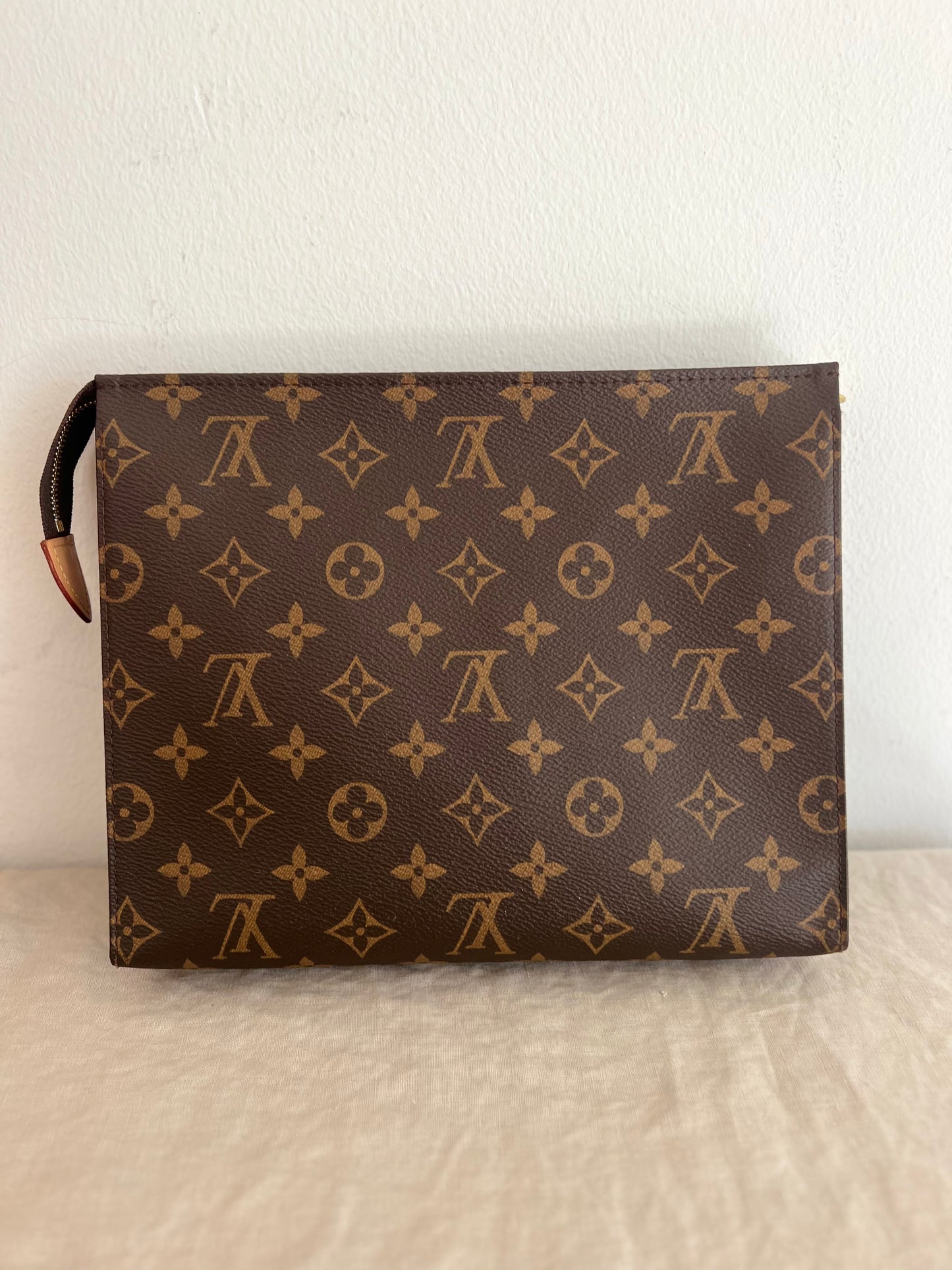 Louis vuitton wash bag discount 26